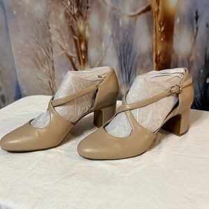 Life Stride Tan Cross-Strap Heels
